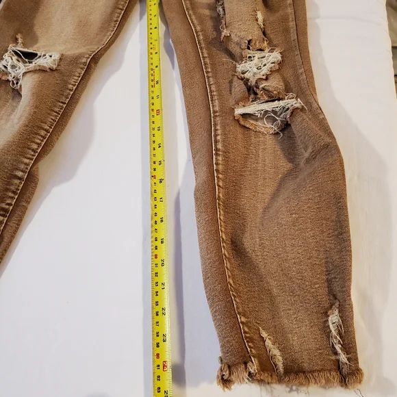 Destroyed Ankle Crop Jean - Size Medium - Picture 8 of 8